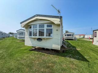 Cosy Caravan At Sand Le Mere Holiday Park In Yorkshire Ref 71004G - Tunstall - 4