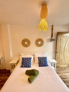 Utopia Port Barton - 9