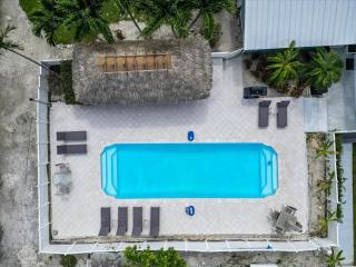 Refuge on the Reef - Luxury Waterfront Pool Home, 75' Dpck - 2