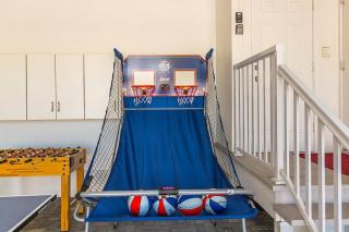 Sea Glass Dreams - Waterfront Pool Home, Mini Golf, Game Room, 110' Dock - 4
