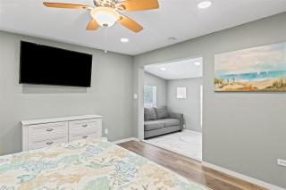 Sea Glass Dreams - Waterfront Pool Home, Mini Golf, Game Room, 110' Dock - 1