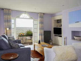 Seashore Apartment - Sandgate - 8