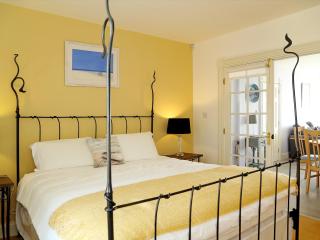 Seashore Apartment - Sandgate - 3