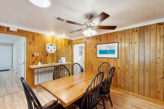 Lake Escape - Kingsland - 4