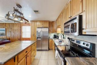 Lake Escape - Kingsland - 1