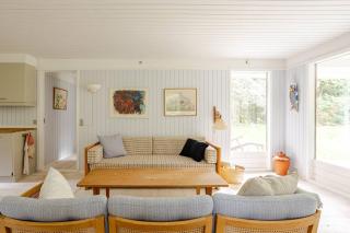 Colourful Details In Wooden House On Nature Plot - Vig - 9