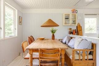 Colourful Details In Wooden House On Nature Plot - 5