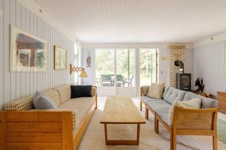 Colourful Details In Wooden House On Nature Plot - 3