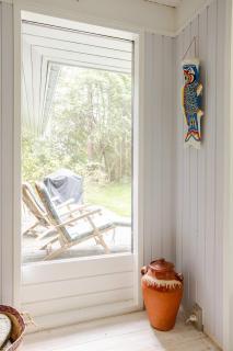 Colourful Details In Wooden House On Nature Plot - Vig - 1