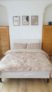 Brits-Halley Luxury Apartments - Annfield Plain - 6