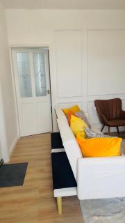 Brits-Halley Luxury Apartments - Annfield Plain - 9