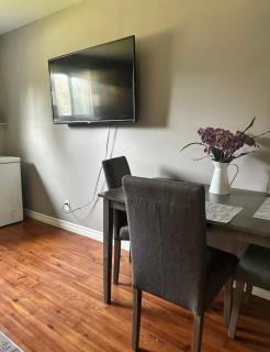 Cozy & Private Full Floor at Minnow Lake - 4