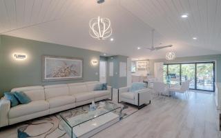 Villa Franchella - Waterfront Luxury Home, Pool, 45 Dock - 2