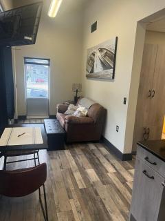 Dragonfly loft, hot tub, river views - Fountain City - 0