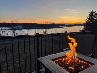 Dragonfly loft, hot tub, river views - Fountain City - 3