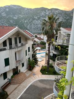Roman Gardens Studio Apartment - Risan - 6