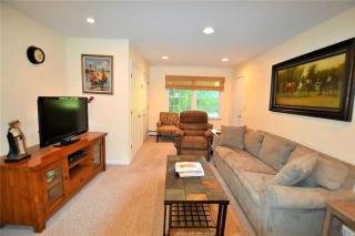 572) Large 3 bedroom with a gorgeous pool - - 1