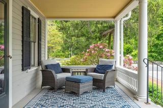 Stunning Victorian Estate with Lap Pool Gardens and Huge Porch - Georgetown - 6