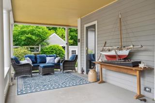 Stunning Victorian Estate with Lap Pool Gardens and Huge Porch - Georgetown - 5