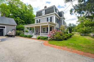 Stunning Victorian Estate with Lap Pool Gardens and Huge Porch - Georgetown - 3