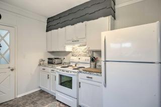 Traditional Southern House with Front Porch - Anderson - 7