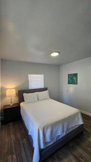Charming 1BR Dallas Fourplex Affordable Comfort - Dallas - 4