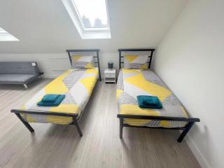 Modern 8 bedroom House in South London - Mitcham - 2