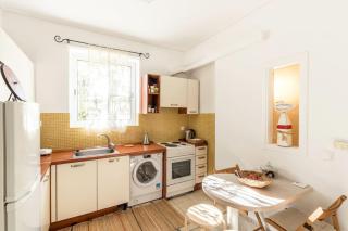 Cozy, Romantic Studio next to The Mall - 4