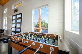 Hidden Pearl-modern bunkroom gameroom playground hottub - 1