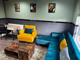 The Cozy Corner near NEC Birmingham Airport Entire Apartment Work Desk - Kingshurst - 0