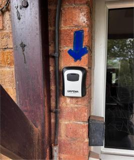 The Cozy Corner near NEC Birmingham Airport Entire Apartment Work Desk - Kingshurst - 3