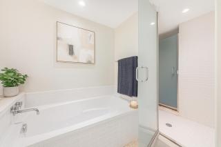 Designer 2 Bedroom Home in Central Urban Location - Vancouver - 1