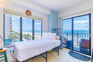 Cozy Third Floor Oceanfront Studio! Sleeps 4! Palace 304 - Myrtle Beach - 2