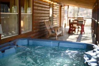Outlaw Rose Cabin - Family Fun with Hot Tub - Broken Bow - 8