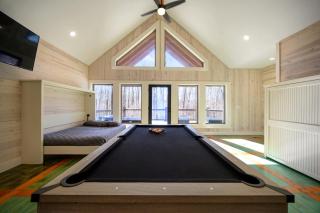 Stardust Hollow-families-pool table-outdoor luxury - Broken Bow - 8