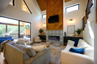 Sugar Bear Den Stay for 10 - 2