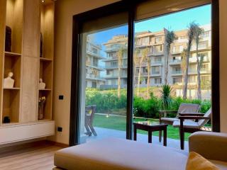 Cozy Garden-Level 2BR near The Drive 2 by Waterway - New cairo - 0