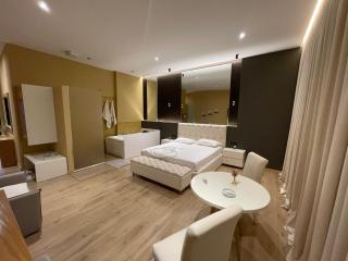 Luxury Jacuzzi Suite- Astir,Tirana - Tirana - 8