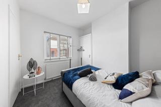 3 bed house in historic Rochester - Strood - 2