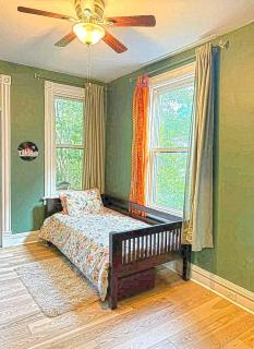 Fan District Charm 4BR Retreat Walk to Carytown - Richmond - 6