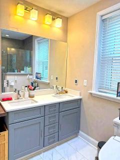 Fan District Charm 4BR Retreat Walk to Carytown - Richmond - 5