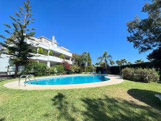 Puente Romano Bright apt Terrace, Pool & Garden View - Marbella - 0