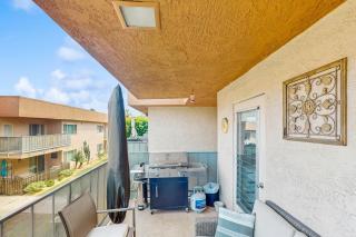 Palm Springs Sunrise Condo - 9