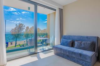 Maresole Beachfront Residence - 1