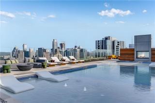 The Emma Penthouse: Modern 2BR Condo Steps from Rainey St. Lady Bird Lake - Austin - 9