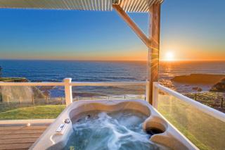 Starfish by OceanviewHotTubs Oceanfront Tesla chrging Shelter Cove Oceanfront - Shelter Cove - 8