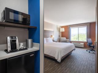 Holiday Inn Express & Suites Tucson by IHG - 8