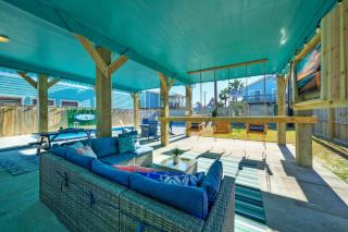 Sleeps 21 2 Homes 2 Private Pools Fire Pit Swing Bar Walk to the Beach - 9