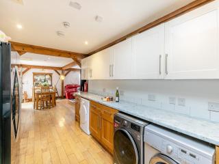 The Lodge - Gloucester - 5
