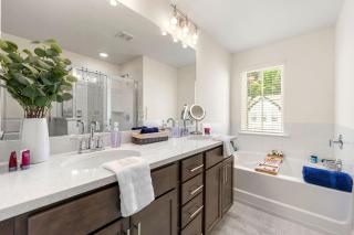 Modern Townhome in Auburn - 5